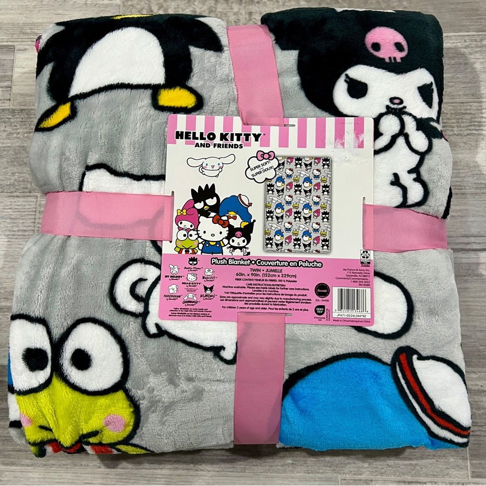 HELLO KITTY And Friends Plush Halloween Cozy Throw Blanket Twin Size 60X90 NWT